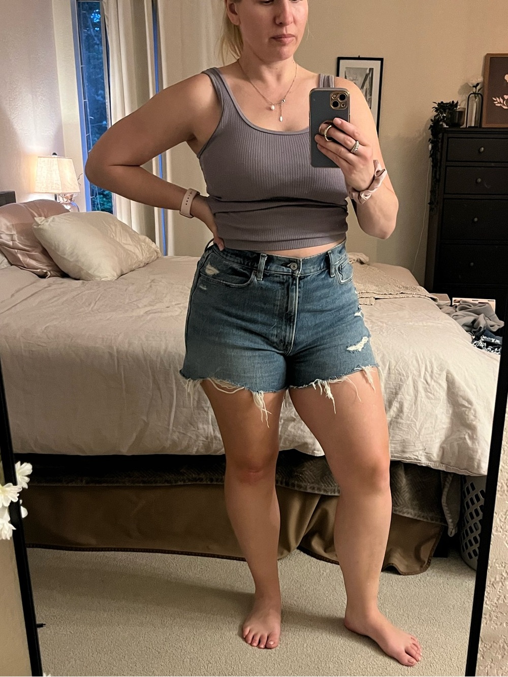 Abercrombie Mom Short Curve Love 4” high rise